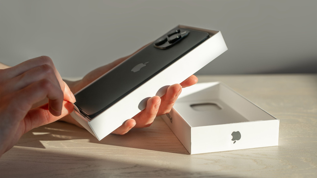 p-1-90916642-apple-unboxing.jpg
